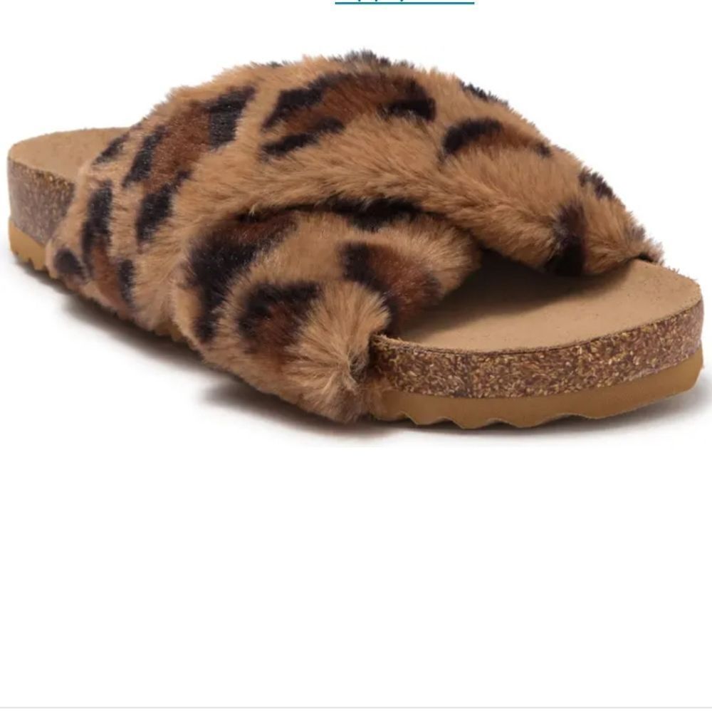 Vince Camuto Mayberla Animal faux fur slides